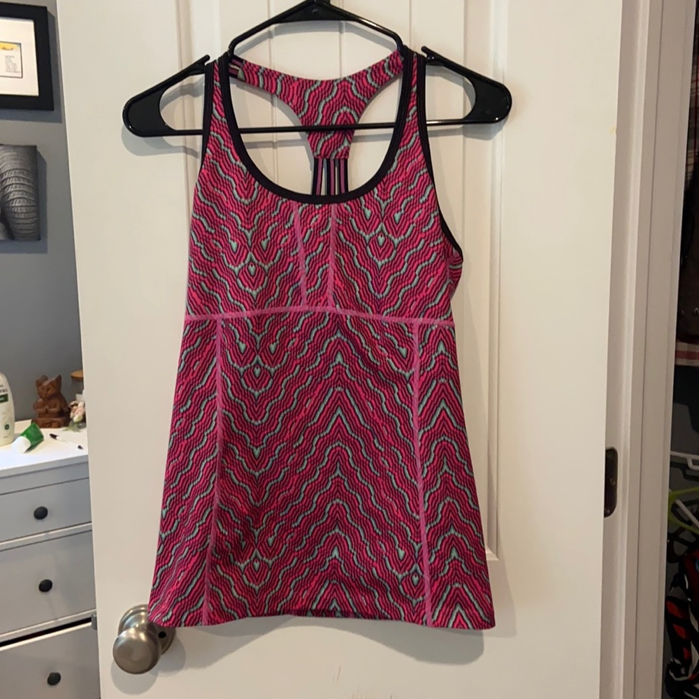 Size S Mountain Hardware Running & Hiking Tank